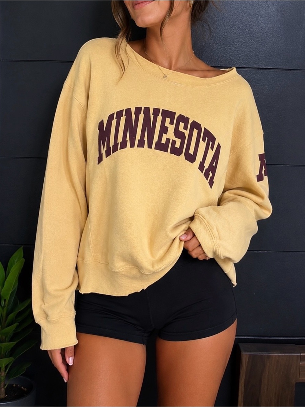MINNESOTA University College Custom Off Shoulder Pullover Sweatshirt Sz M